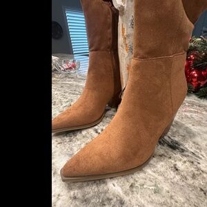 Oasis Society Heeled Boot Size 10